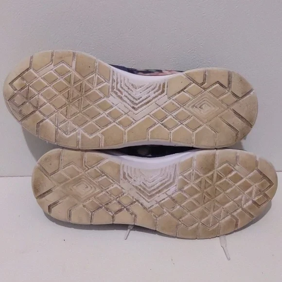 ShoeDazzle blue and pink floral shoe sneaker size 6.5 women flowers - Picture 11 of 11